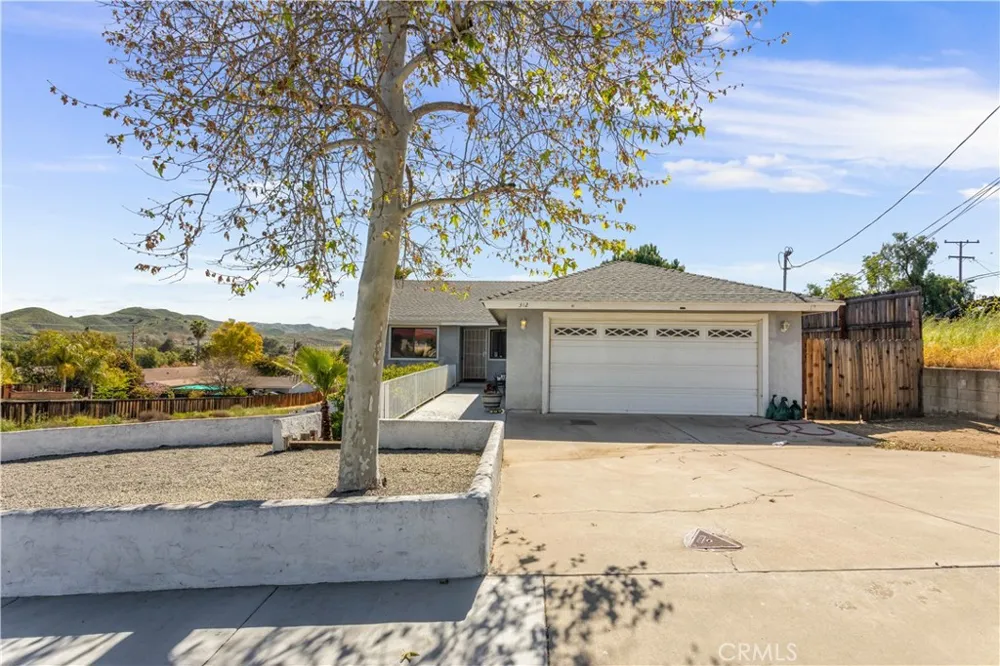 312 Lewis Lake Elsinore, CA 92530