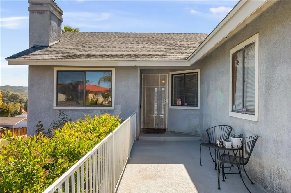 312 Lewis Lake Elsinore, CA 92530