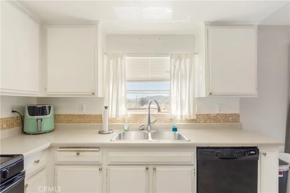 312 Lewis Lake Elsinore, CA 92530