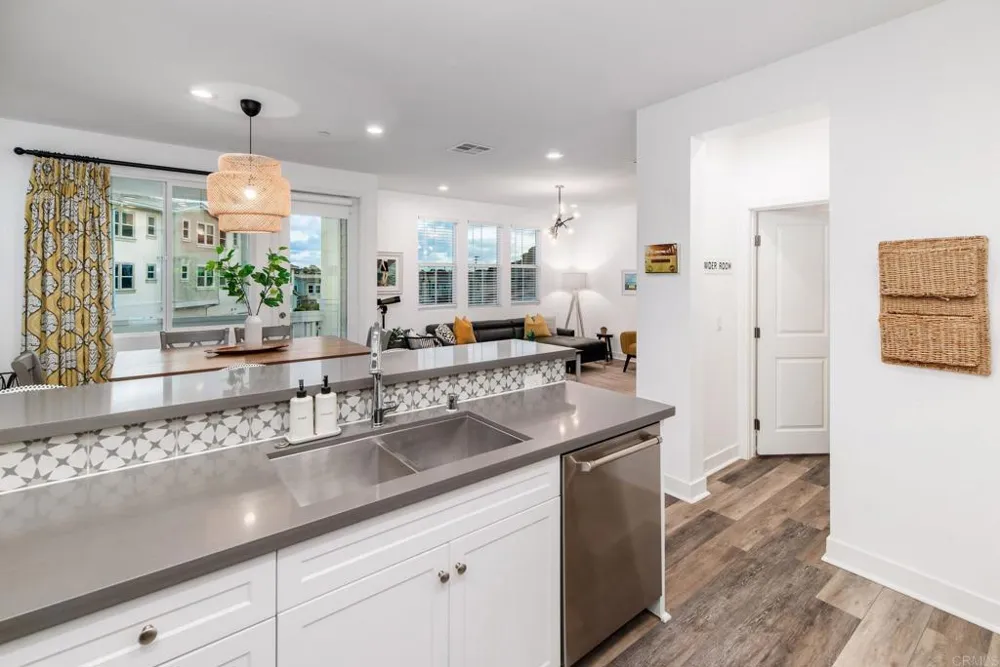 1115 Sea Glass Way Oceanside, CA 92054