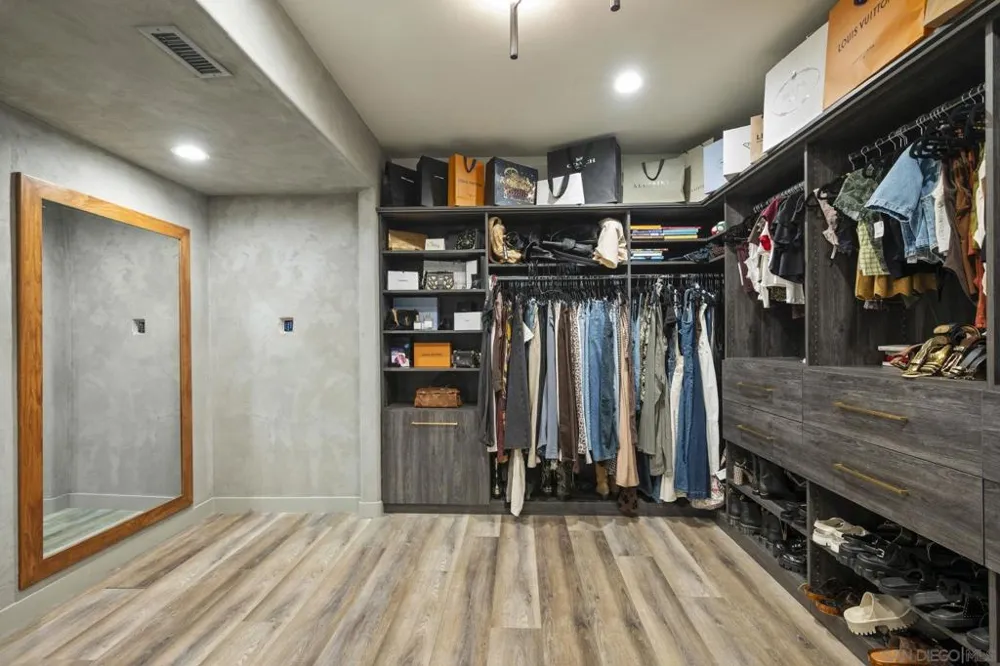 6206 Caminito Plata San Diego, CA 92120