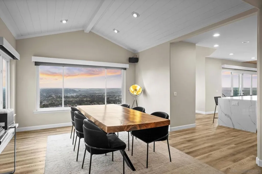 6206 Caminito Plata San Diego, CA 92120
