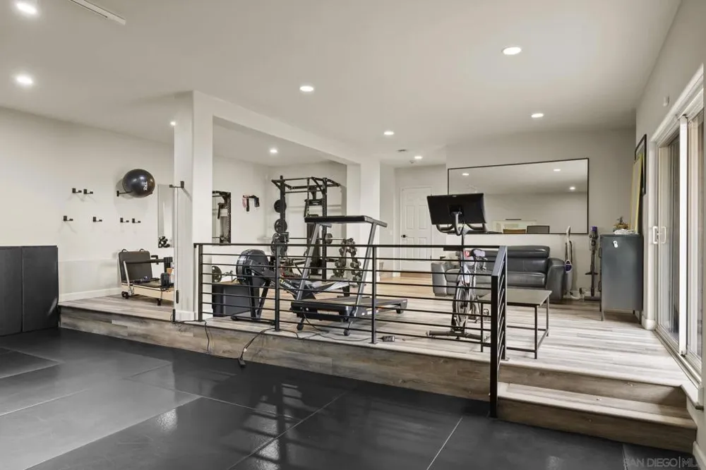 6206 Caminito Plata San Diego, CA 92120