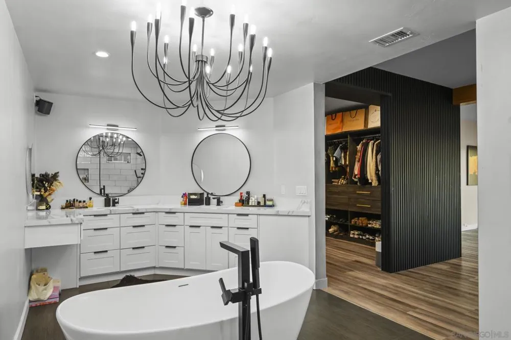 6206 Caminito Plata San Diego, CA 92120