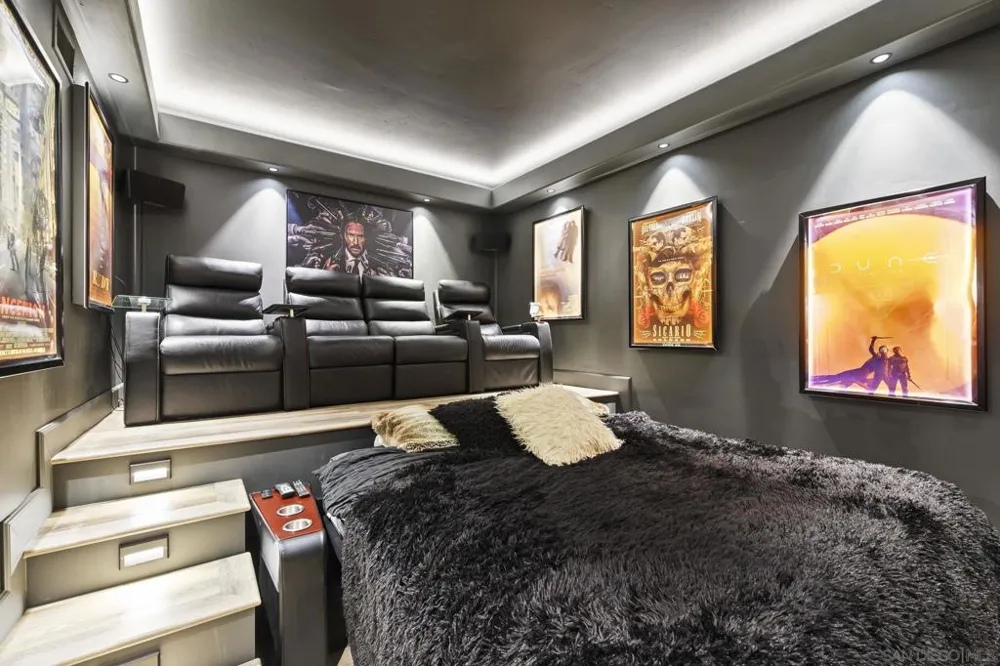 6206 Caminito Plata San Diego, CA 92120