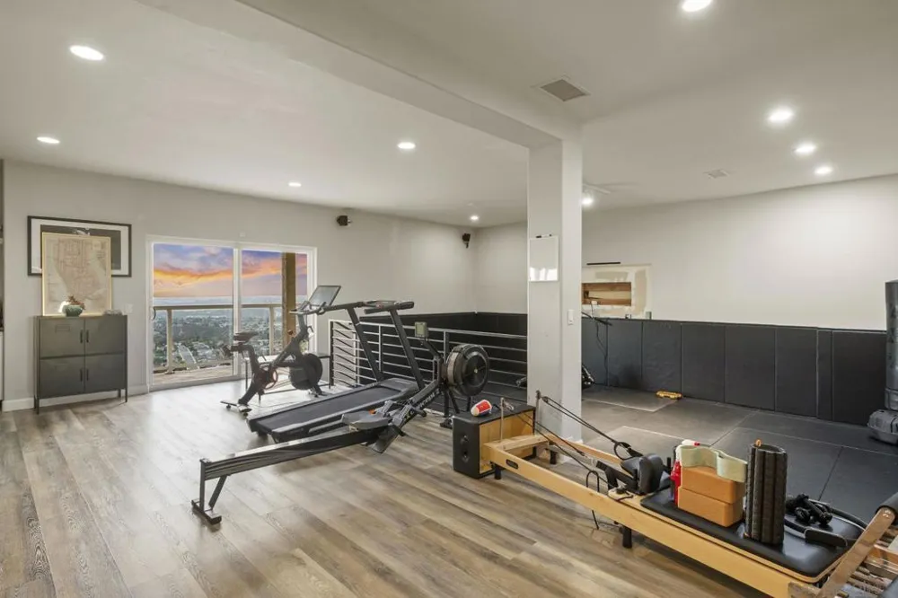 6206 Caminito Plata San Diego, CA 92120