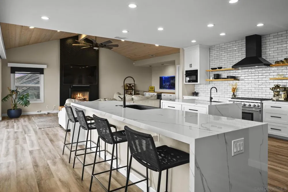 6206 Caminito Plata San Diego, CA 92120