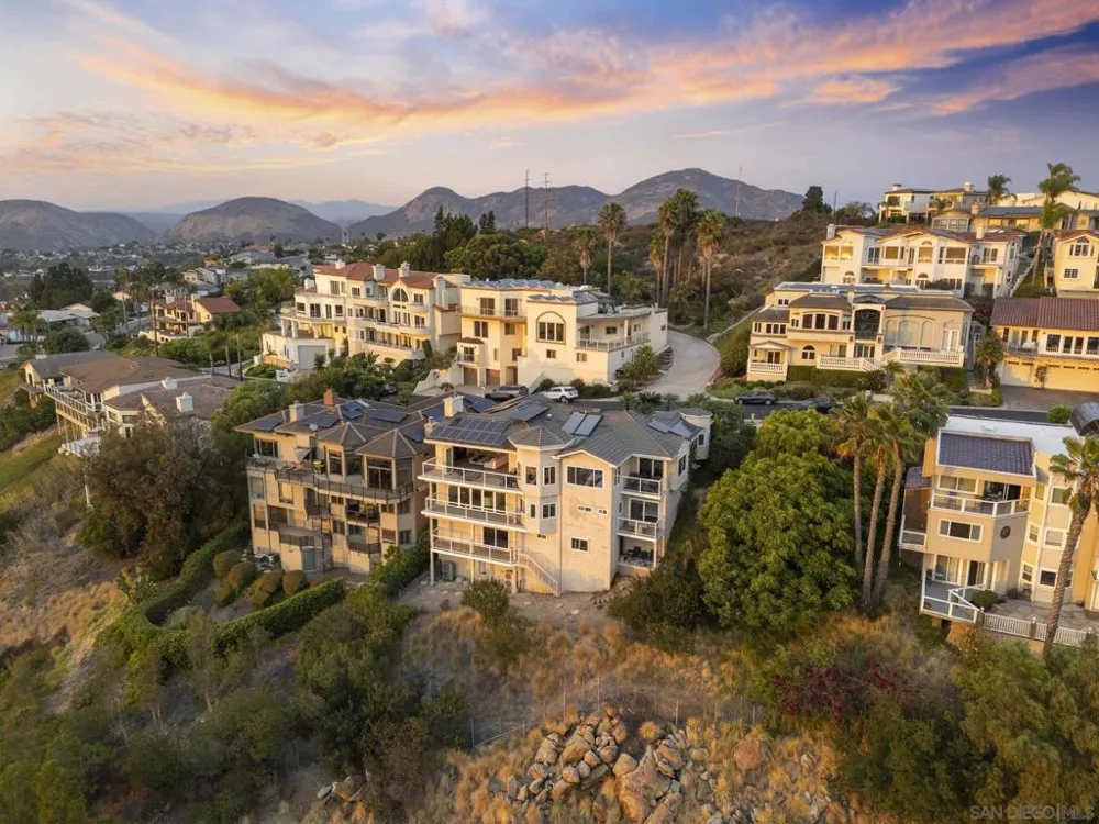 6206 Caminito Plata San Diego, CA 92120