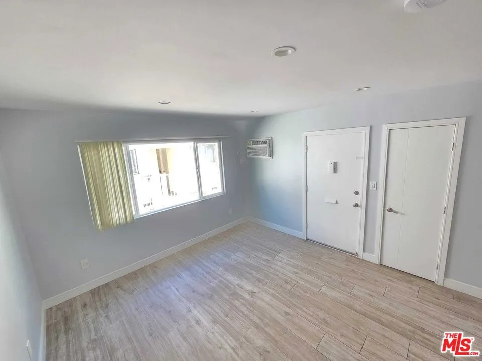 5341 Vantage Avenue #3 Valley Village, CA 91607