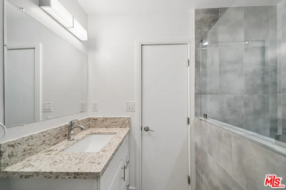 5341 Vantage Avenue #3 Valley Village, CA 91607