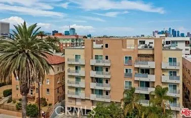 980 S Oxford #303 Los Angeles, CA 90006