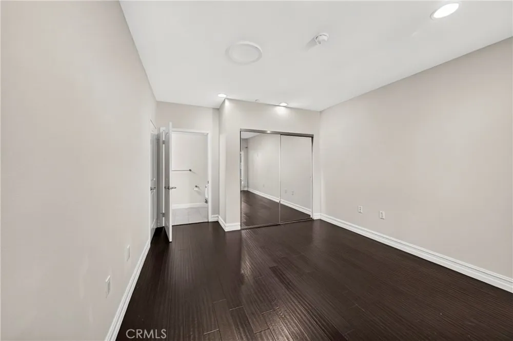 980 S Oxford #303 Los Angeles, CA 90006