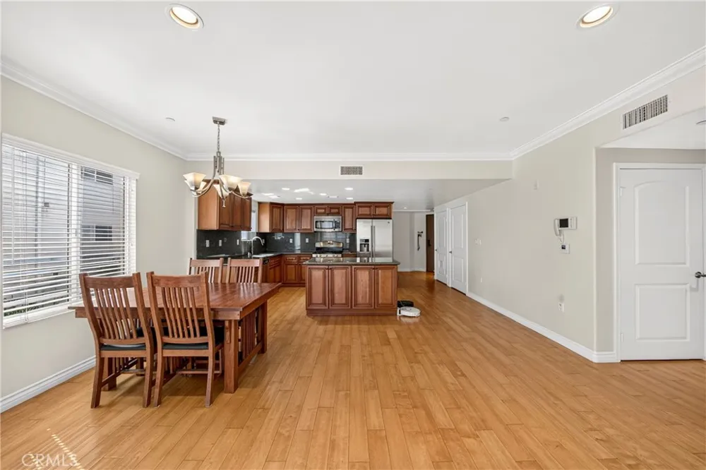 980 S Oxford #303 Los Angeles, CA 90006