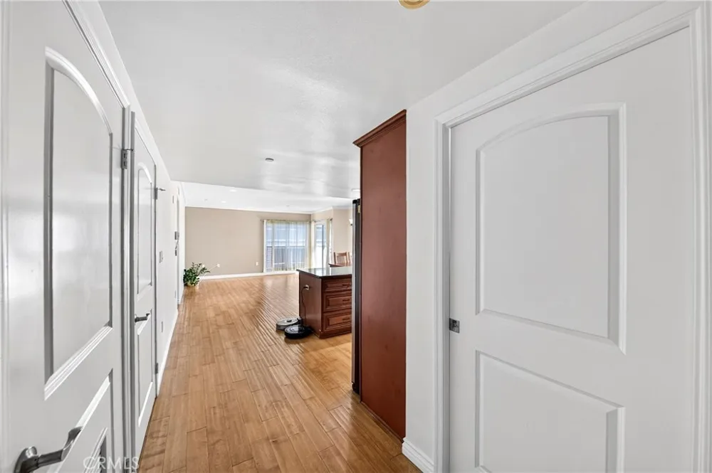 980 S Oxford #303 Los Angeles, CA 90006