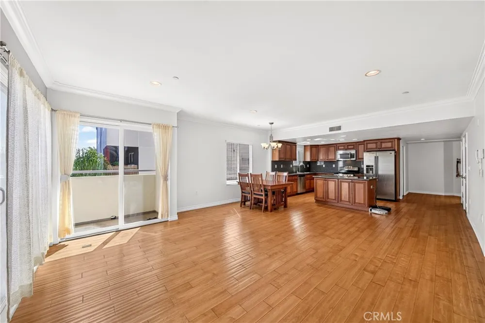 980 S Oxford #303 Los Angeles, CA 90006