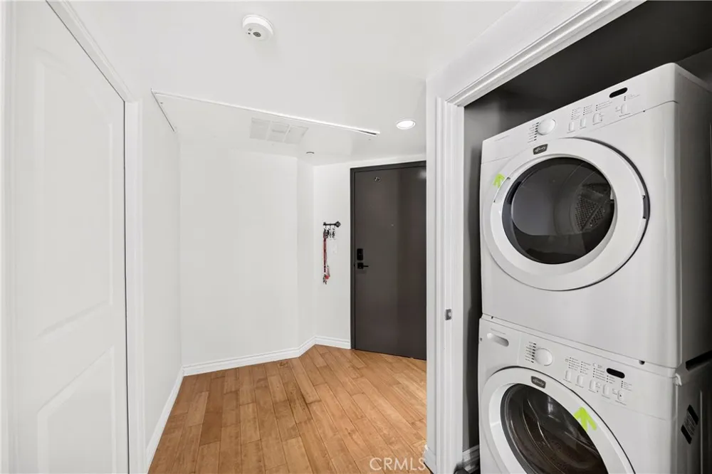 980 S Oxford #303 Los Angeles, CA 90006