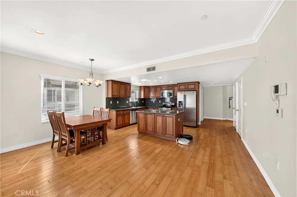 980 S Oxford #303 Los Angeles, CA 90006