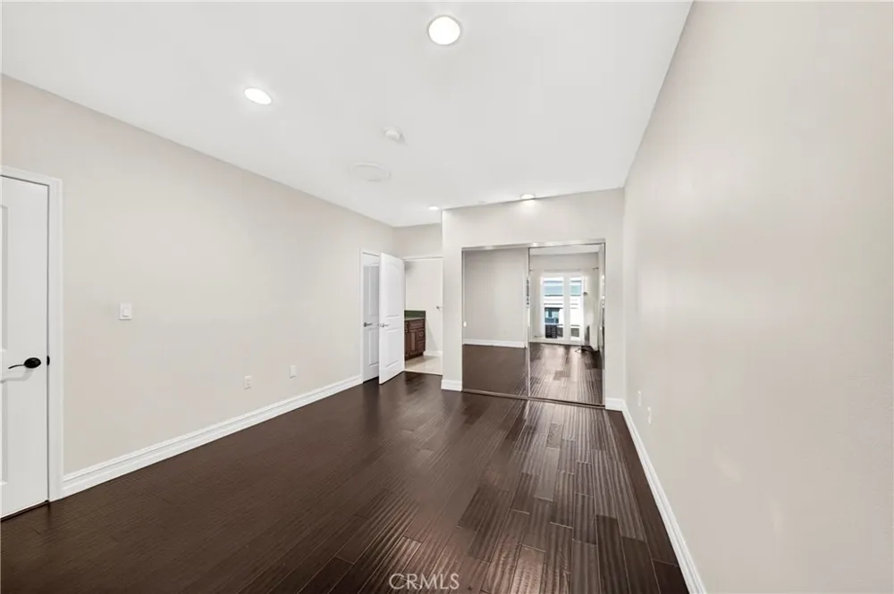 980 S Oxford #303 Los Angeles, CA 90006