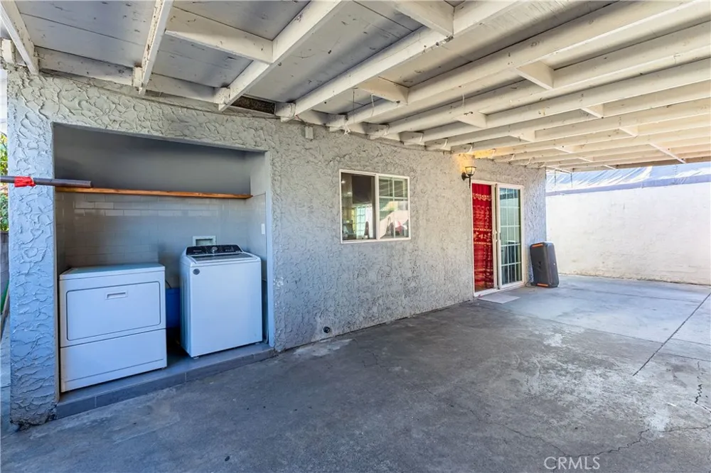 4815 E 6th St East Los Angeles, CA 90022