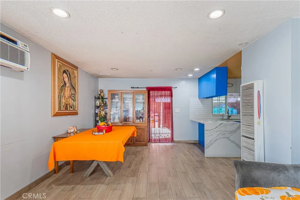 4815 E 6th St East Los Angeles, CA 90022