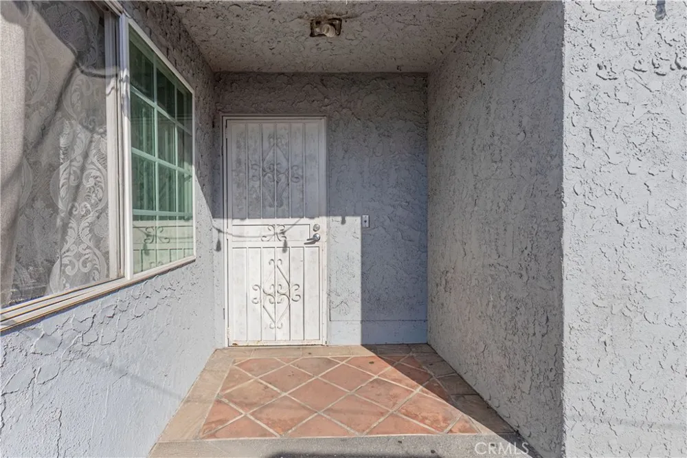 4815 E 6th St East Los Angeles, CA 90022