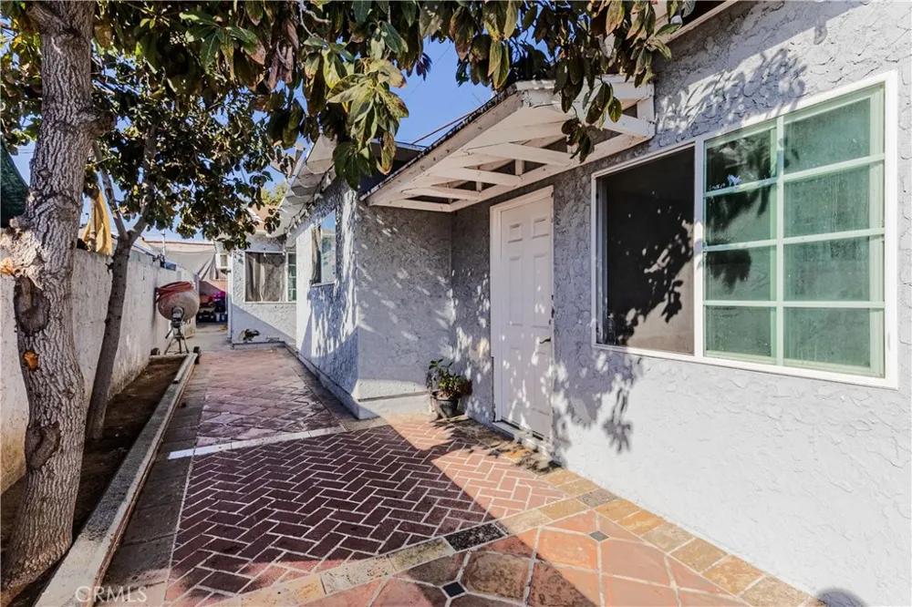 4815 E 6th St East Los Angeles, CA 90022