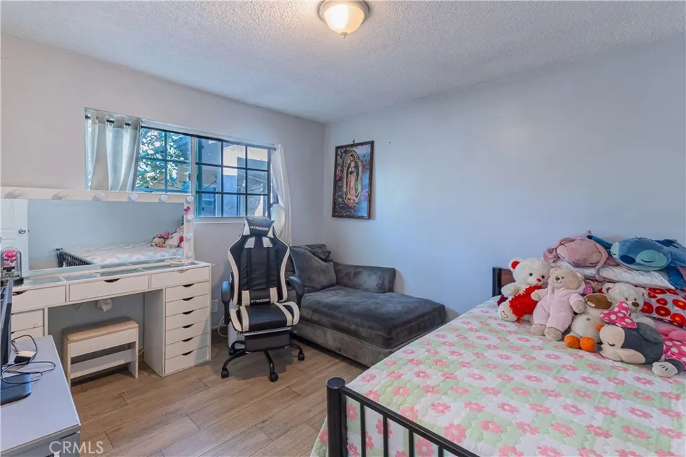 4815 E 6th St East Los Angeles, CA 90022