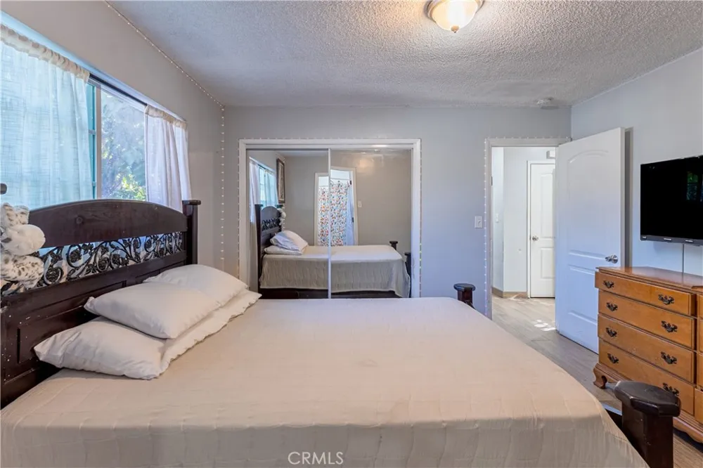 4815 E 6th St East Los Angeles, CA 90022