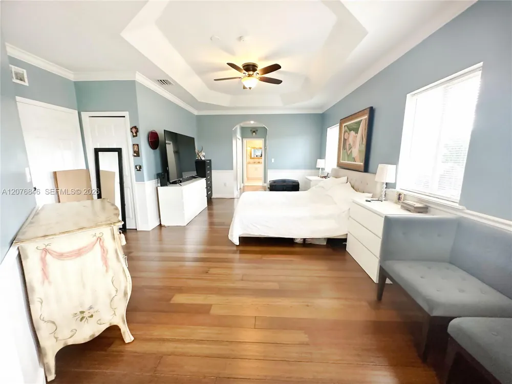 2105 NE 38th Rd Homestead, FL 33033