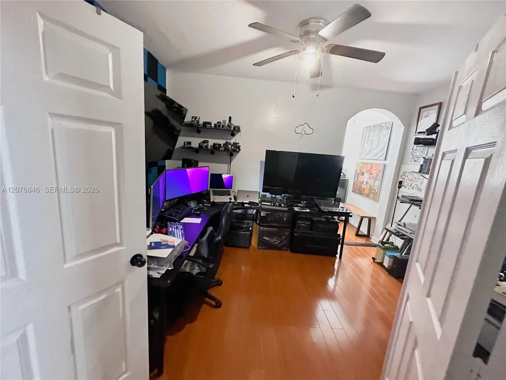 2105 NE 38th Rd Homestead, FL 33033