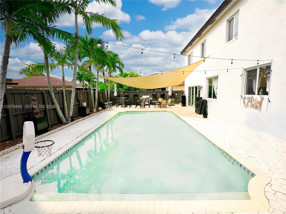2105 NE 38th Rd Homestead, FL 33033