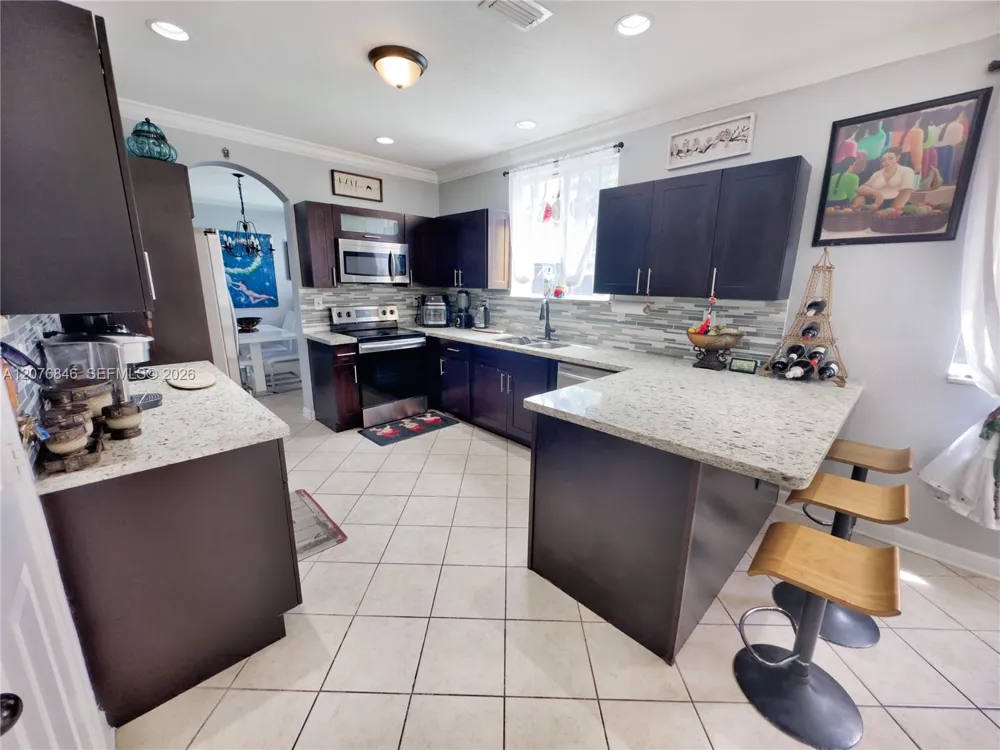 2105 NE 38th Rd Homestead, FL 33033