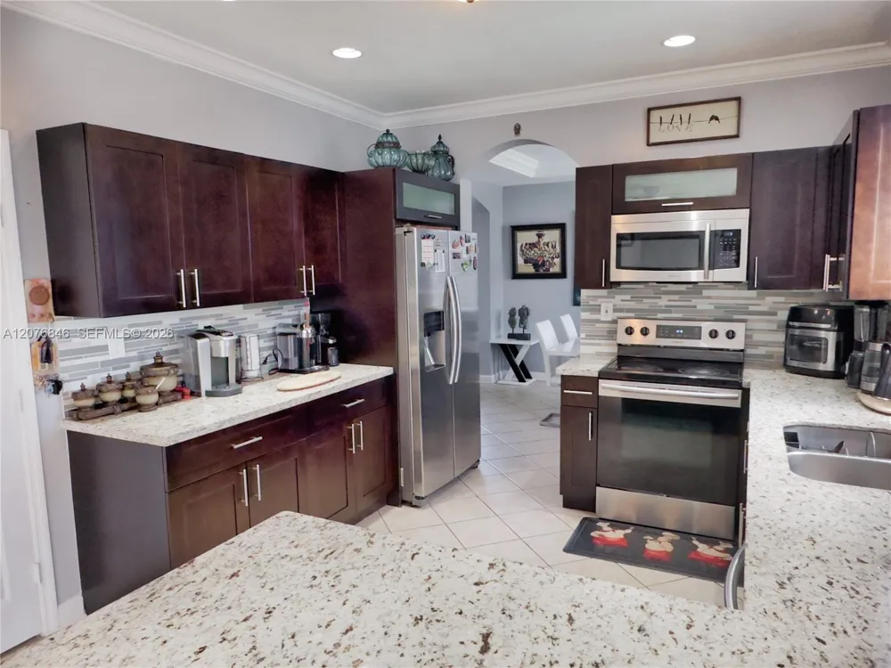 2105 NE 38th Rd Homestead, FL 33033