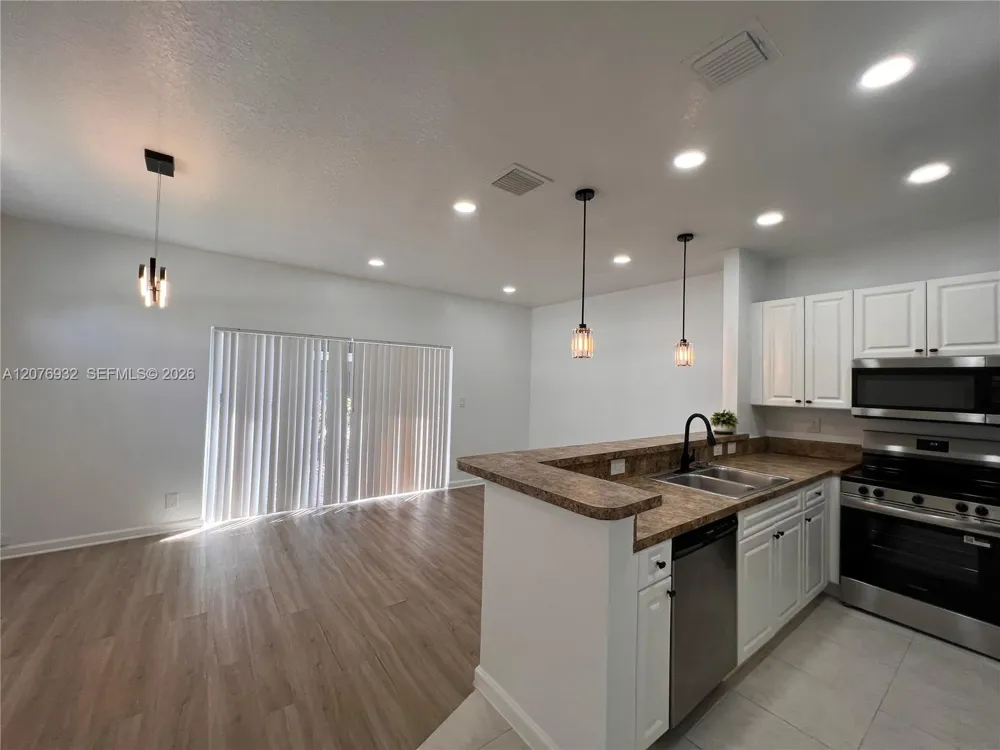 3102 Coral Ridge Dr #3102 Coral Springs, FL 33065