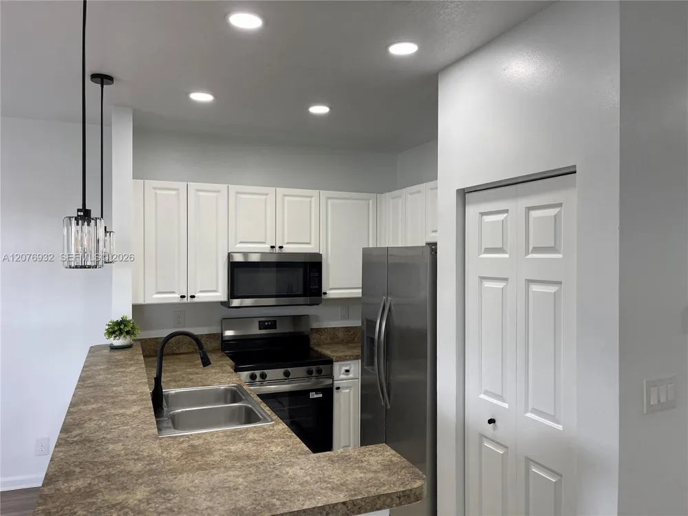 3102 Coral Ridge Dr #3102 Coral Springs, FL 33065