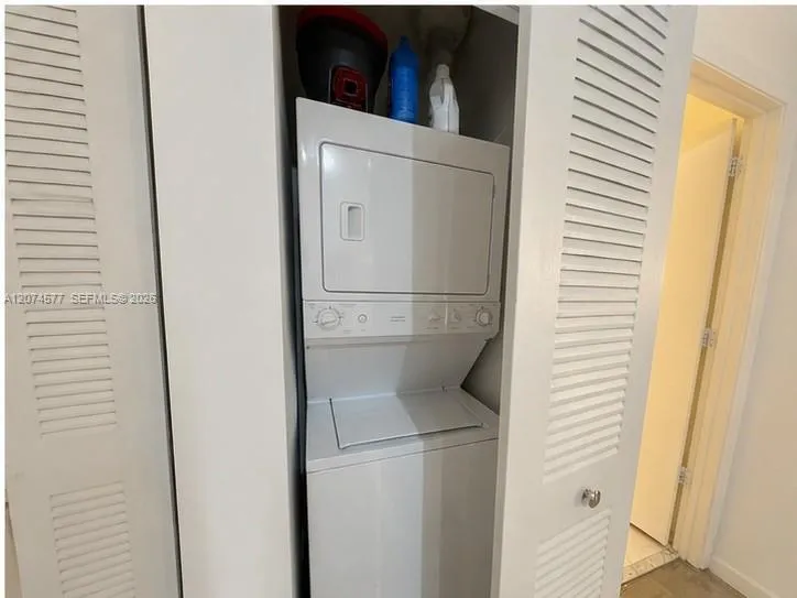 234 NE 3rd St #206 Miami, FL 33132
