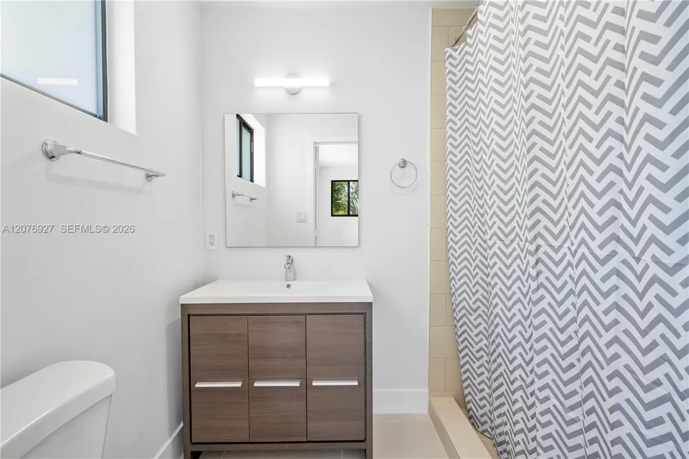 490 NE 141st #490 North Miami, FL 33161