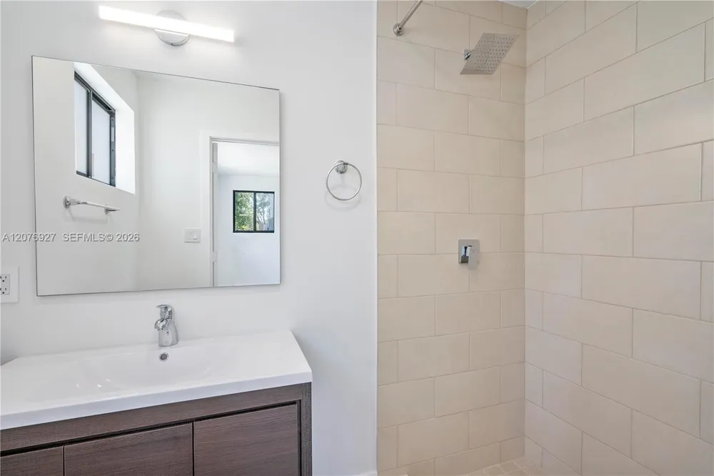 490 NE 141st #490 North Miami, FL 33161