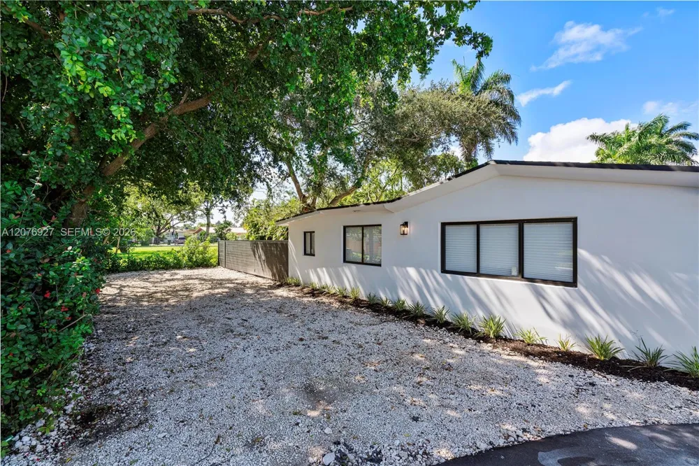 490 NE 141st #490 North Miami, FL 33161