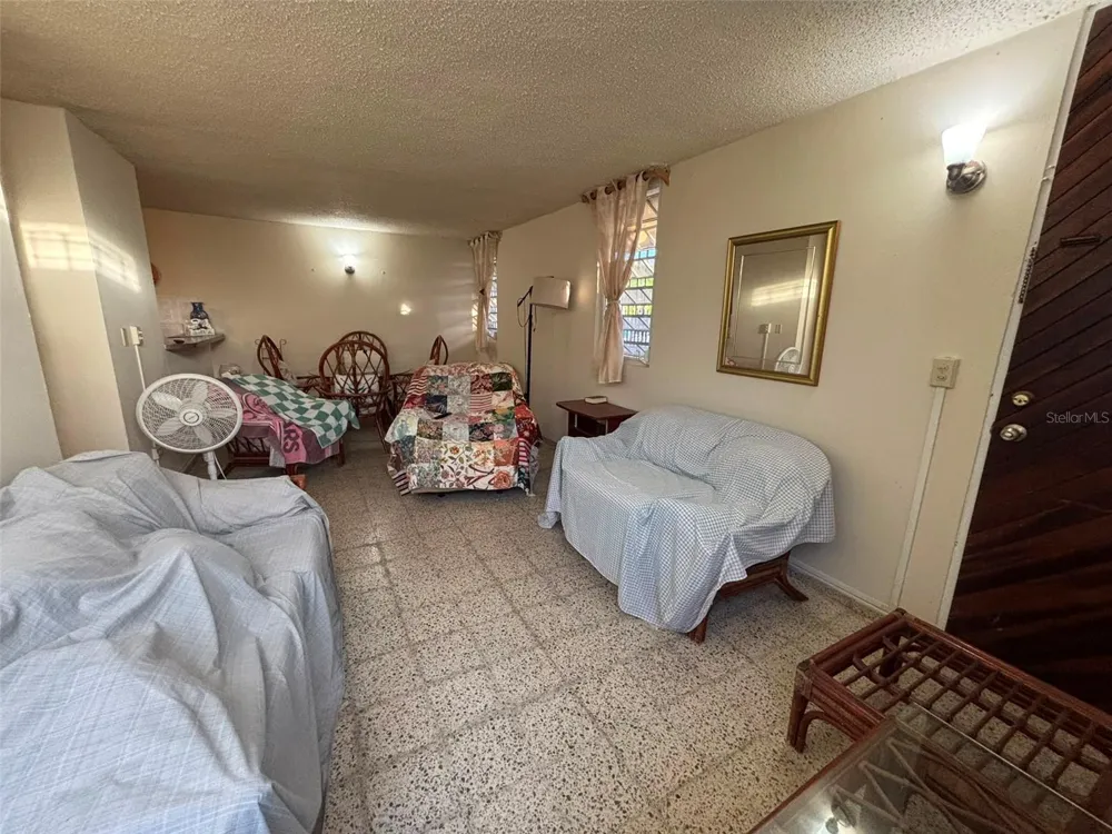 689 Cancer St VENUS GARDENS San Juan, PR 00926