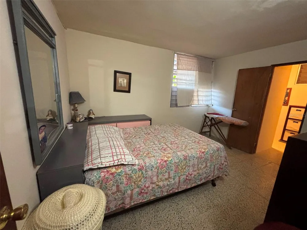 689 Cancer St VENUS GARDENS San Juan, PR 00926
