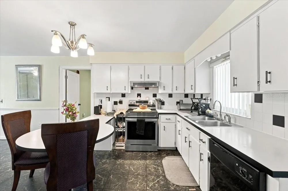 543 STATE ROAD 559 Auburndale, FL 33823