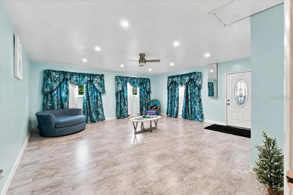 543 STATE ROAD 559 Auburndale, FL 33823