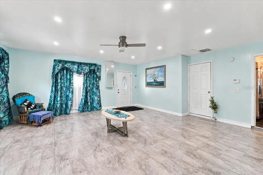 543 STATE ROAD 559 Auburndale, FL 33823