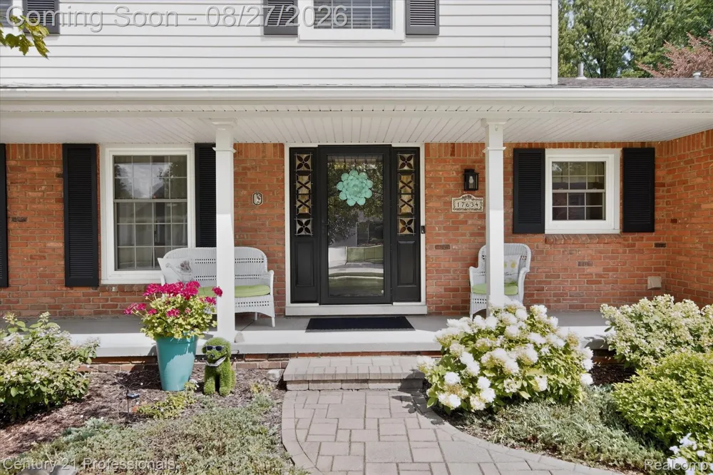 17634 Country Club Drive Livonia City, MI 48152