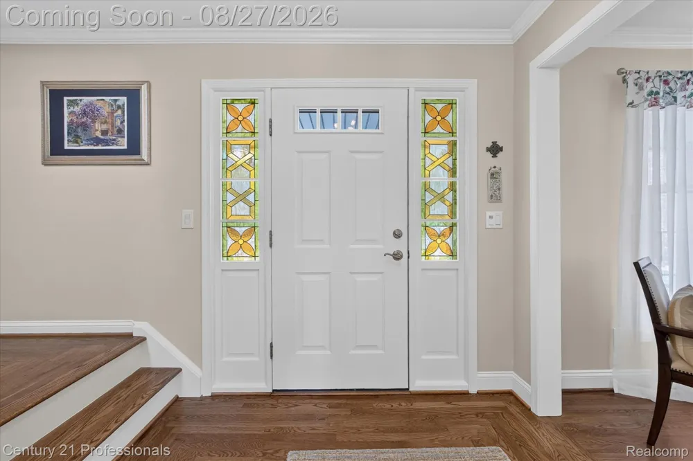 17634 Country Club Drive Livonia City, MI 48152