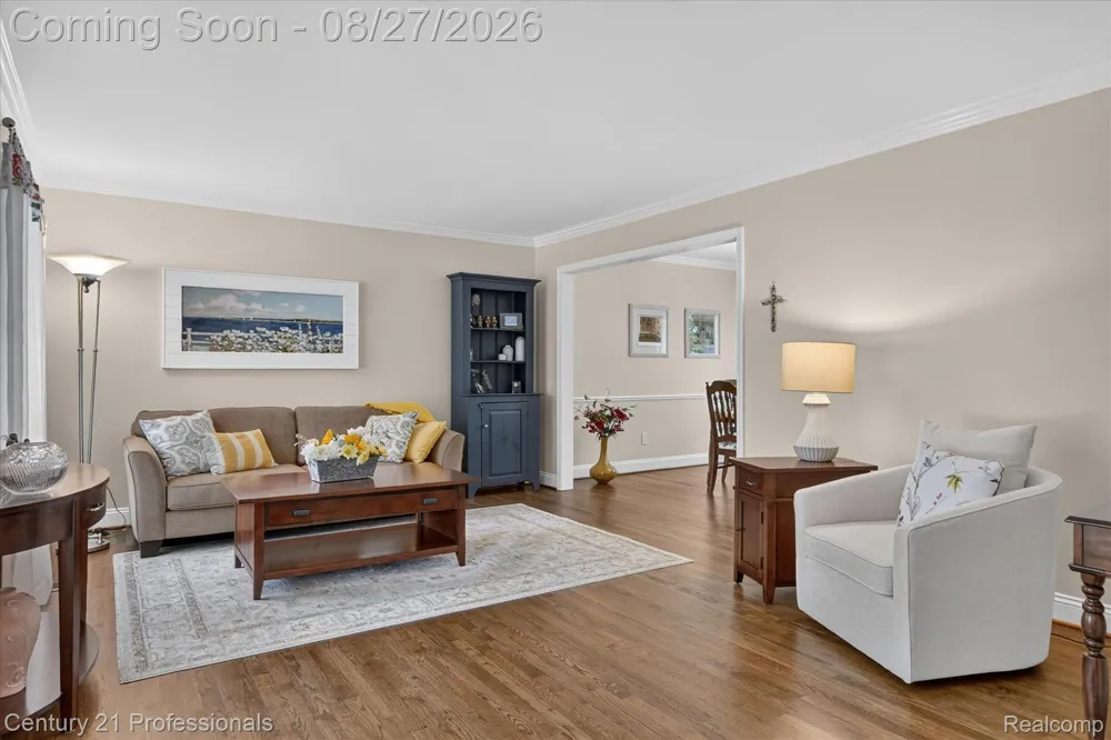 17634 Country Club Drive Livonia City, MI 48152