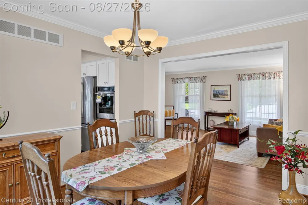 17634 Country Club Drive Livonia City, MI 48152
