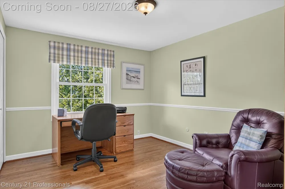 17634 Country Club Drive Livonia City, MI 48152