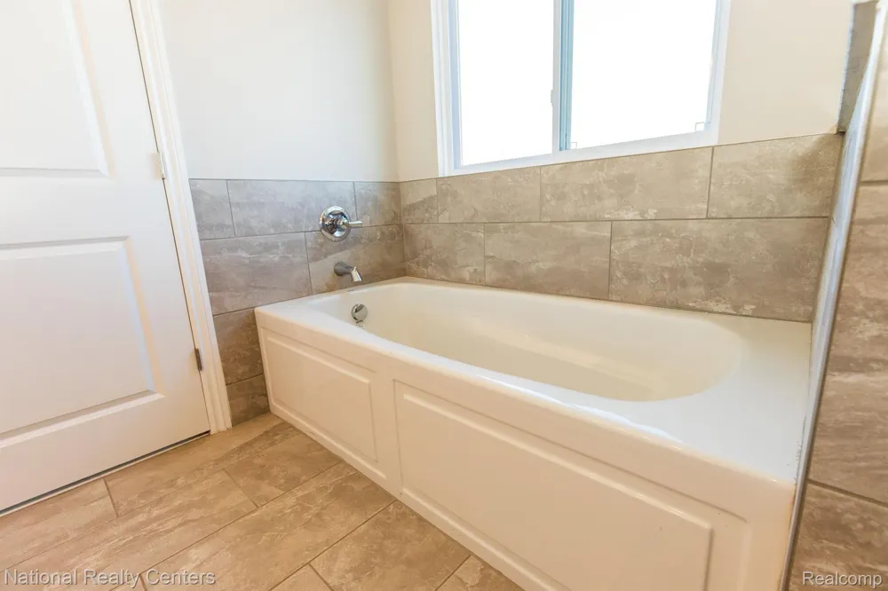 5583 Morgan Lake Drive Independence Charter Township, MI 48348